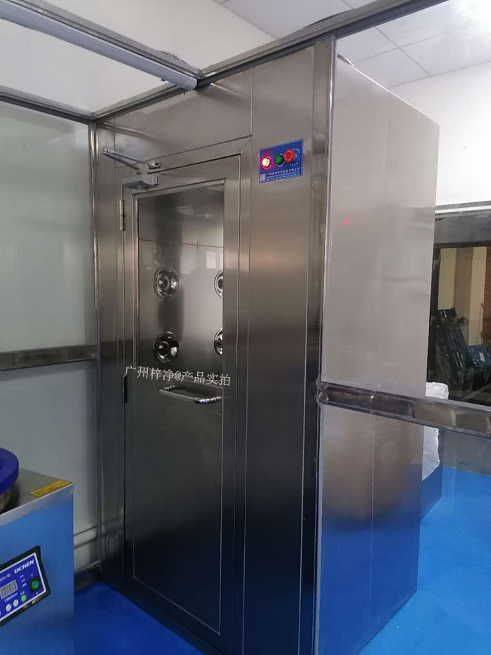 風淋室廣泛應用于電子、生物醫(yī)藥、食品等行業(yè)。